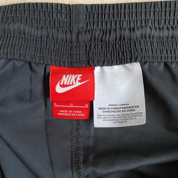 Nike Black Shorts - Picture 6 of 7